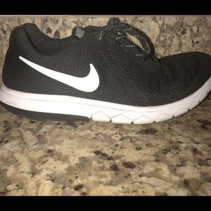 Nike Running Shoes Open For Good Offers!